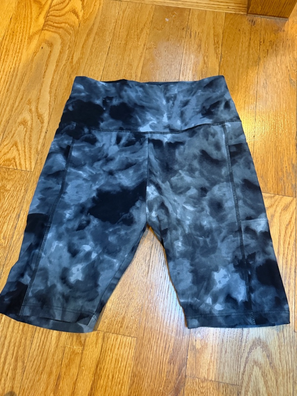🌸Amazon Black & Gray Tie-Dye High-Rise Bike Shorts
